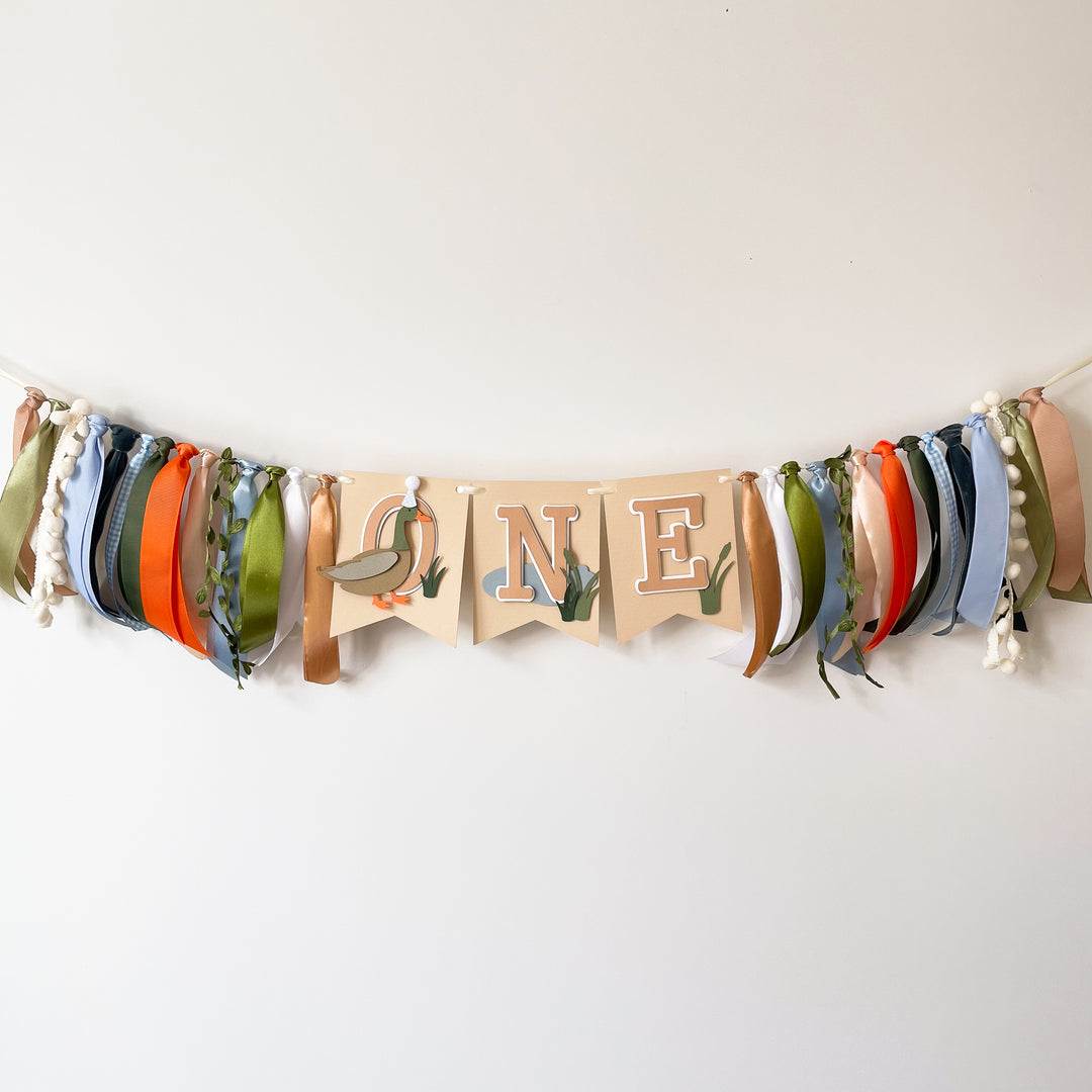 Lucky Duck One High Chair Banner: Ideal for 1st Birthday