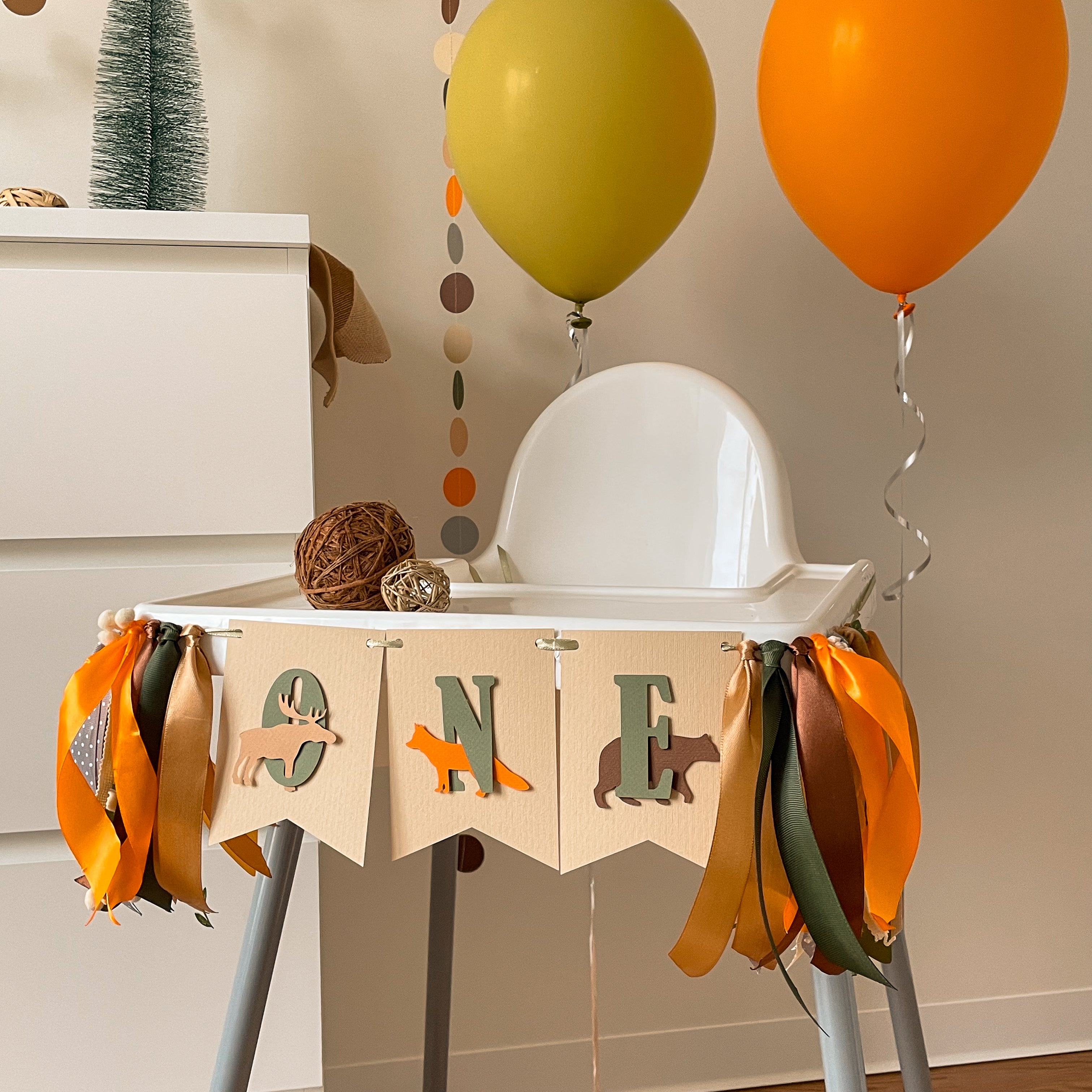 Bear One Highchair Banner: Celebrate Your Little Cub