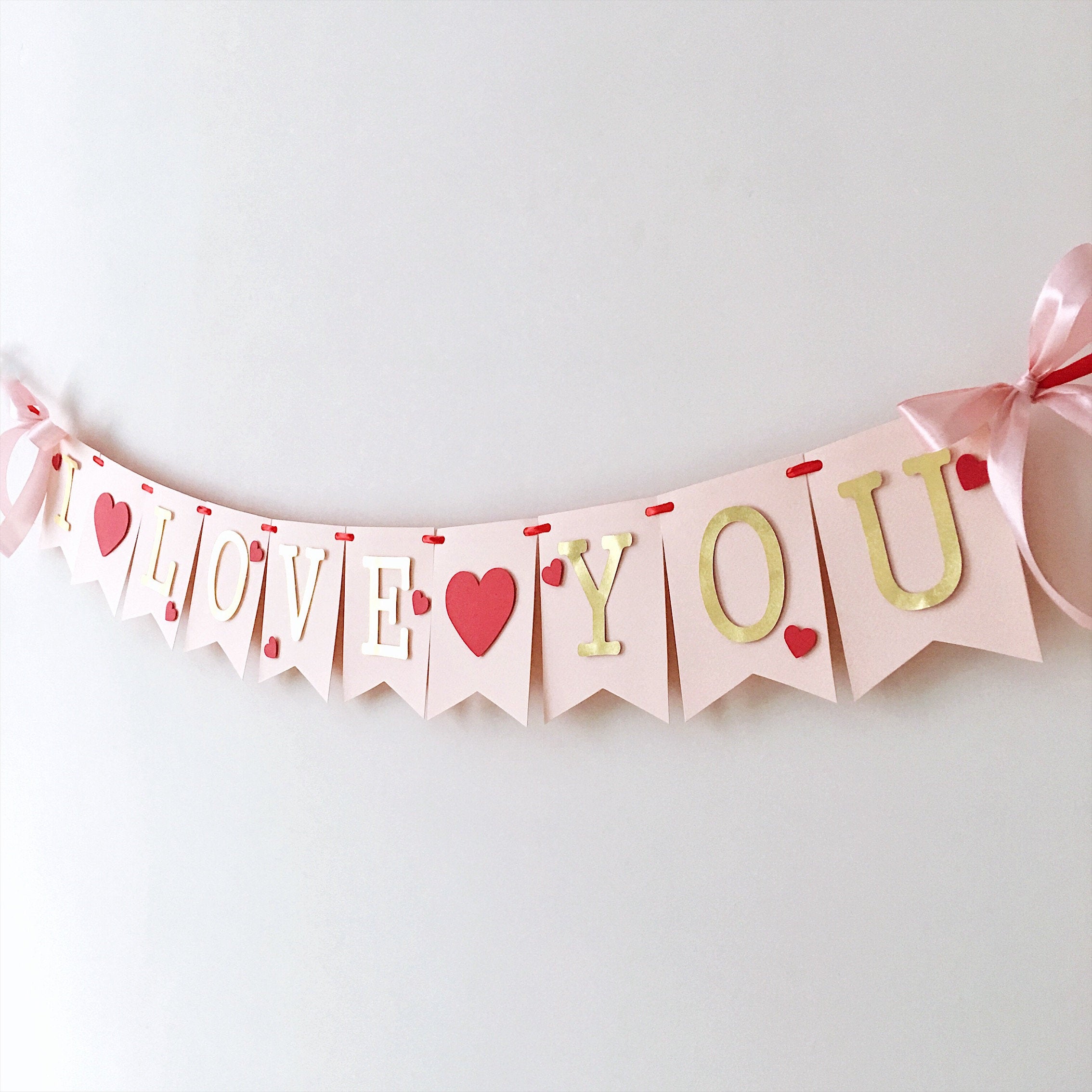 I Love You Banner Valentine's Day Banner Valentines Party Decorations Hugs and Kisses Xoxo Sign Red Hearts Be My Valentine Garland 